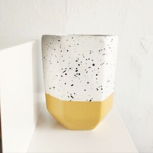Bed Bath & Beyond Warm Amber Scent Candle Black White Yellow Speckled Vase